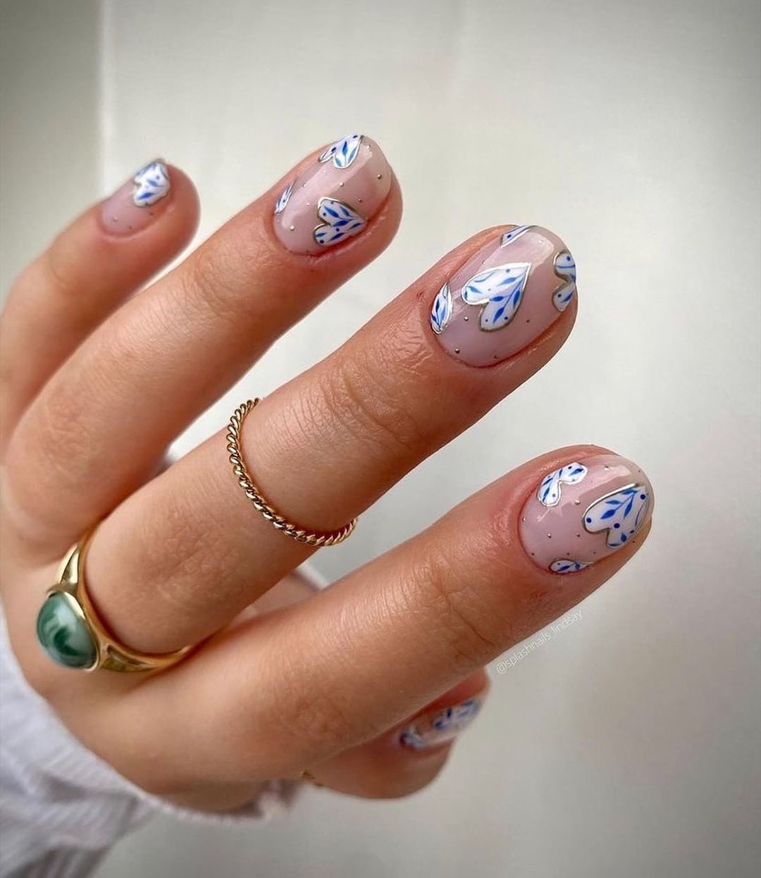 наклейки для маникюра