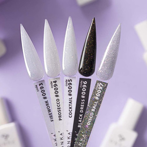 Nagelbasis mit Metallfolie