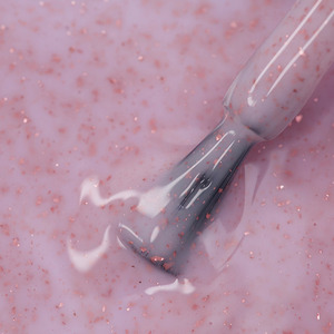 база с поталью для стильного маникюра