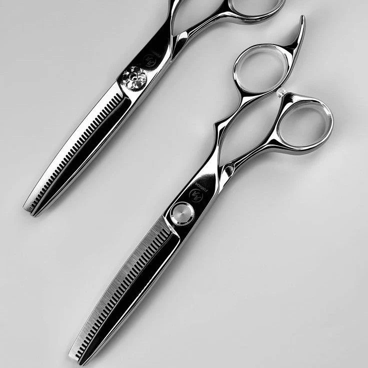 Thinning scissors for blending hair
